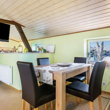 Apartment Fluss Aufwaerts *