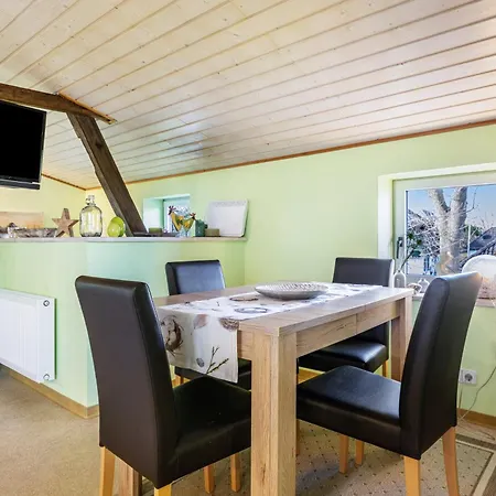 Apartment Fluss Aufwärts *